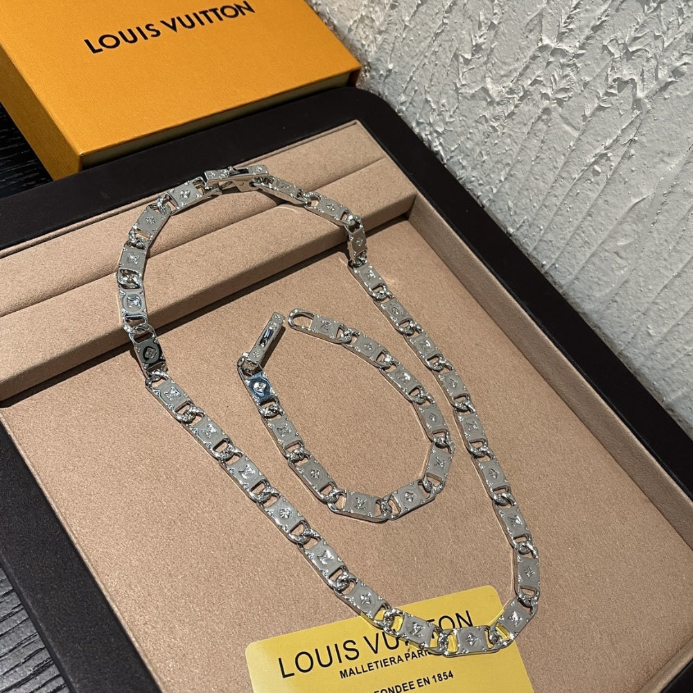 Louis Vuitton Monogram Tied Up Necklace Silver M00919