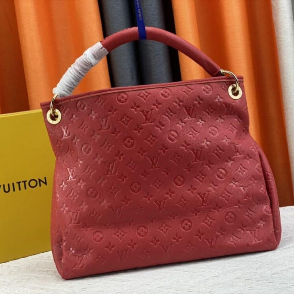 Louis Vuitton Artsy MM Red 47Cm
