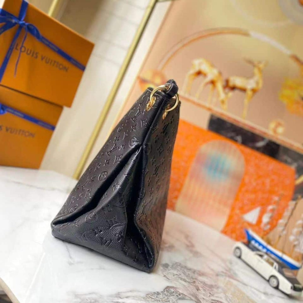 Louis Vuitton Artsy MM Black 41Cm M41066