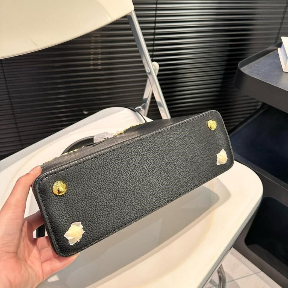 Louis Vuitton Capucines MM Bag Black 27Cm M54663