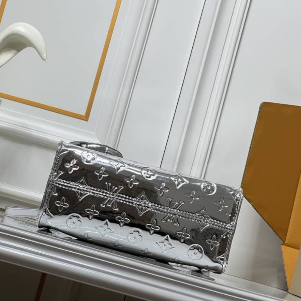 Louis Vuitton Onthego PM Silver 25Cm M26373
