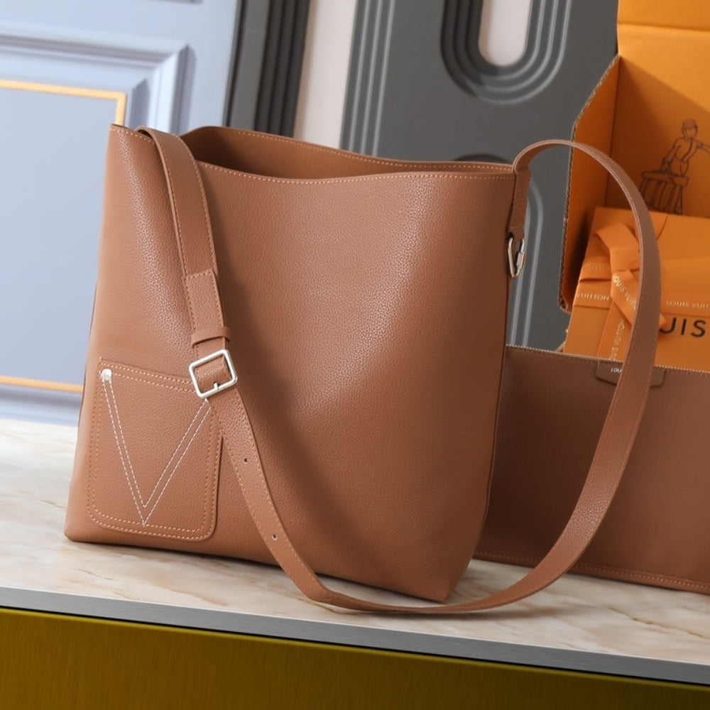 Louis Vuitton Verso Hobo Tan 33Cm M26745