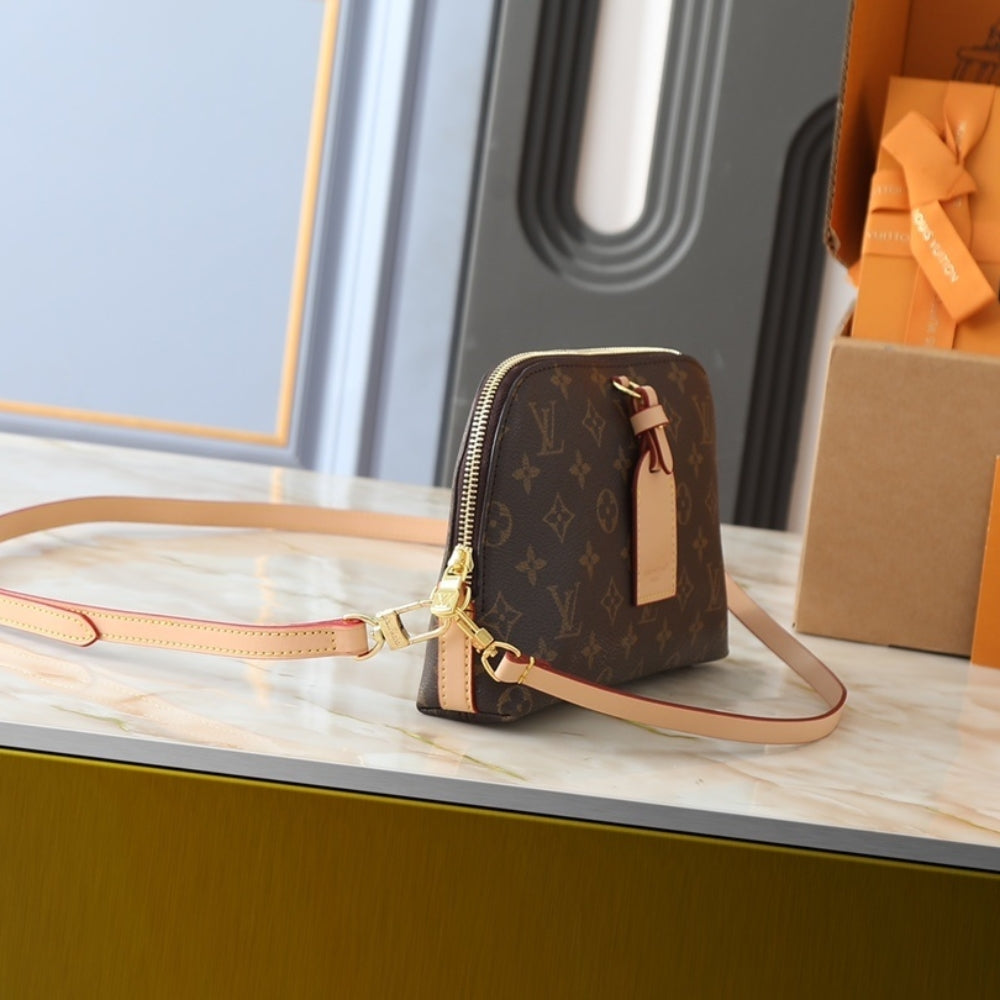 Louis Vuitton Tag Me Pouch Monogram Brown 24Cm M26787