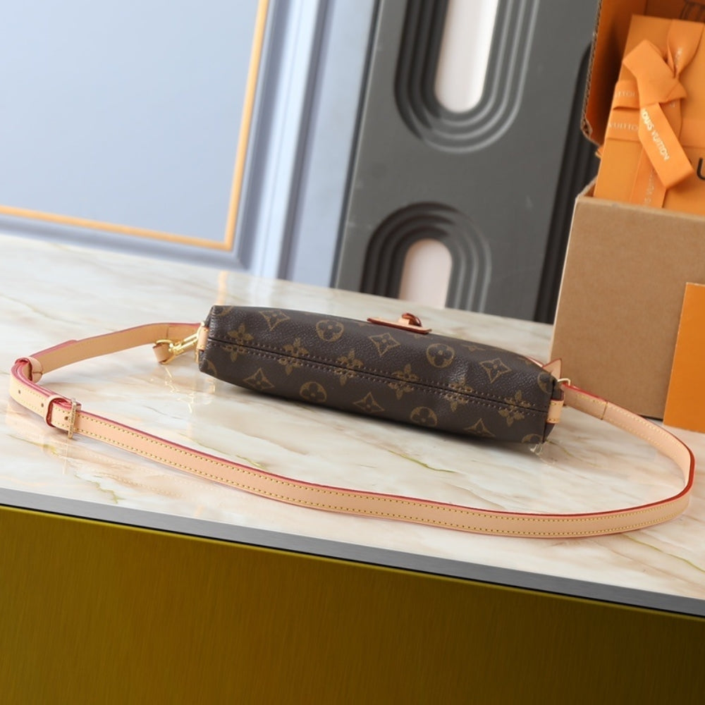 Louis Vuitton Tag Me Pouch Monogram Brown 24Cm M26787
