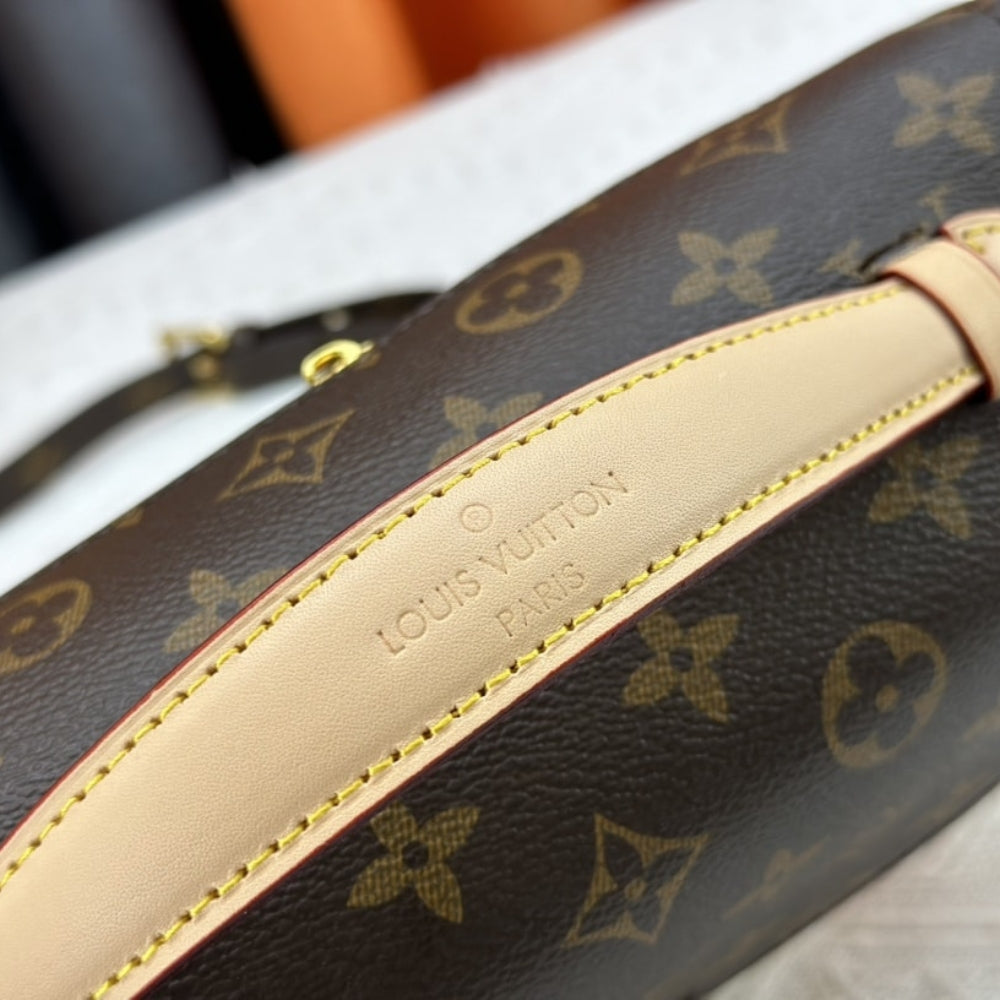 Louis Vuitton Pochette Métis Monogram Coated Canvas 25Cm M47203