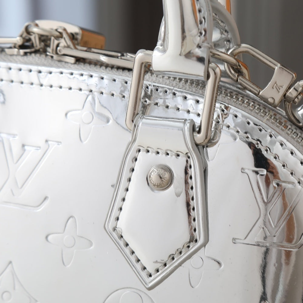 Louis Vuitton Alma BB Bag Silver 23Cm M26335