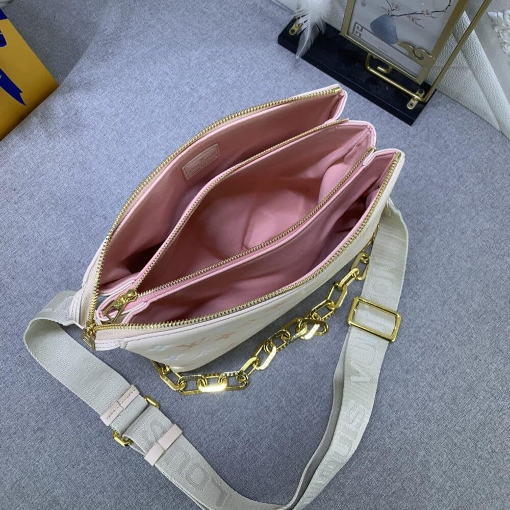 Louis Vuitton Bolso Coussin PM Cream 26Cm M22398