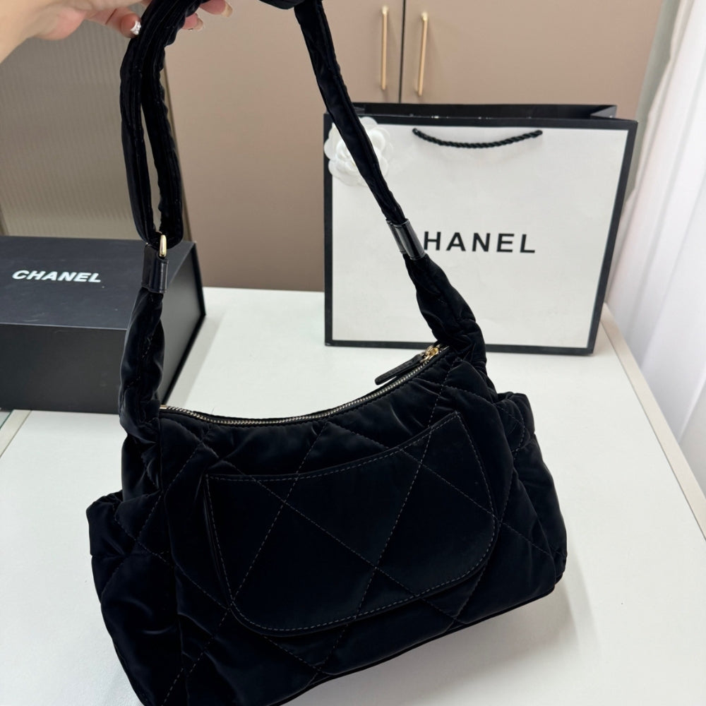 Chanel Maxi Bowling Bag Velvet Effect Nylon And Gold Tone Metal Black 27Cm