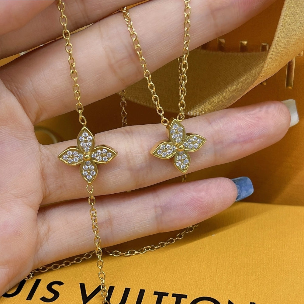 Louis Vuitton Star Blossom Bracelet Gold Q95666