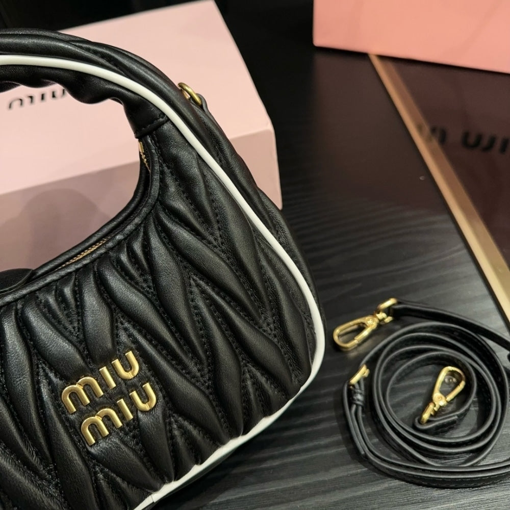MIUMIU WANDER MATELASSÉ BAG BLACK AND WHITE 20CM