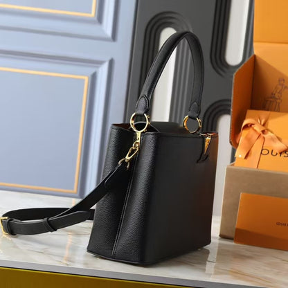 Louis Vuitton Capucines MM Souple Black 33Cm M14370