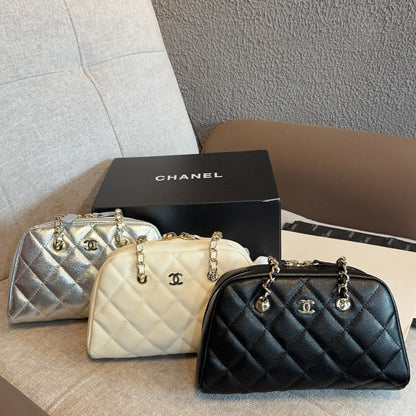 Chanel Clutch With Strap Gold Metal In Black 20Cm