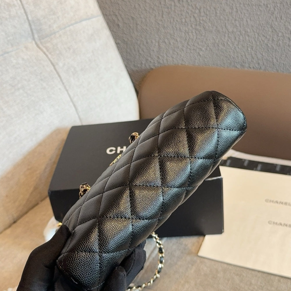 Chanel Clutch With Strap Gold Metal In Black 20Cm