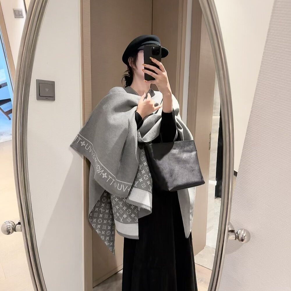 Louis Vuitton Monogram Cape Grey And White