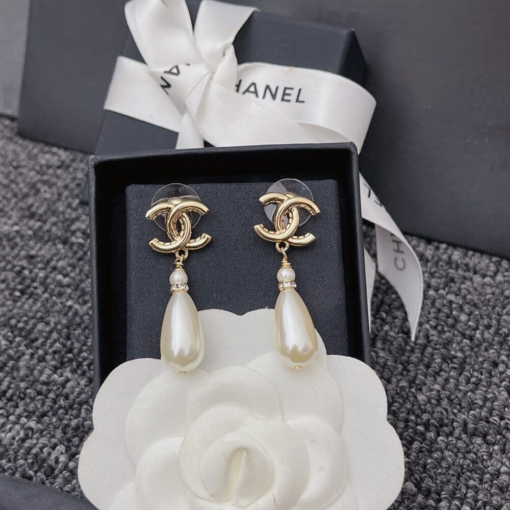Chanel CC Pearl Drop Earrings A98327