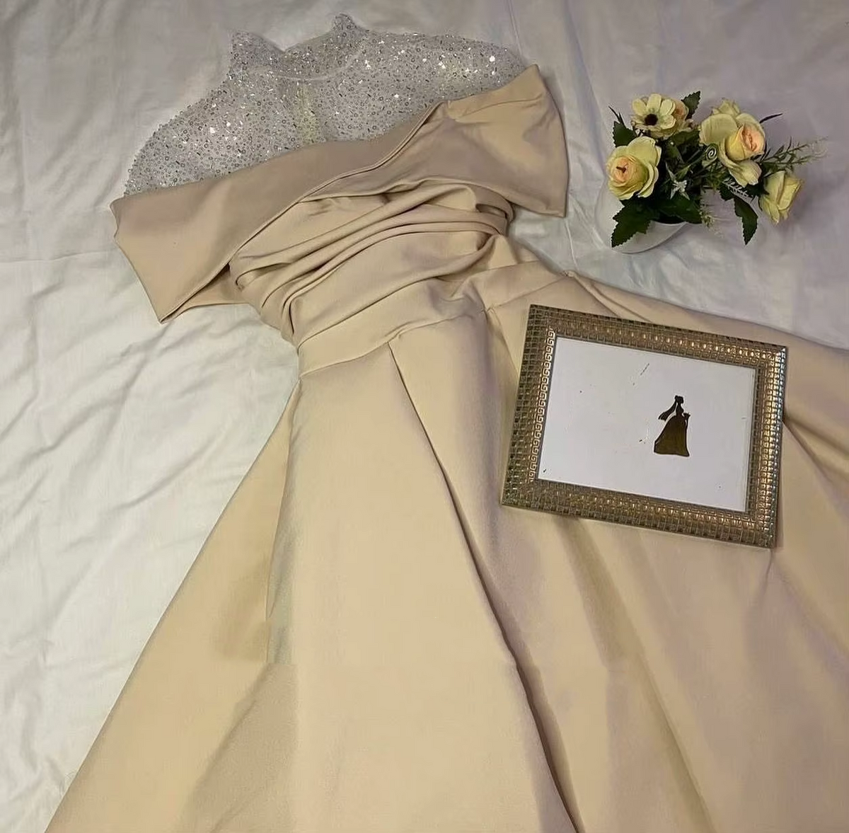 Elegant A-Line Evening Gown Elegant Dress Formal Floor Length Short Sleeve Illusion Neck Satin with Ruched Beading Prom Dress C3284