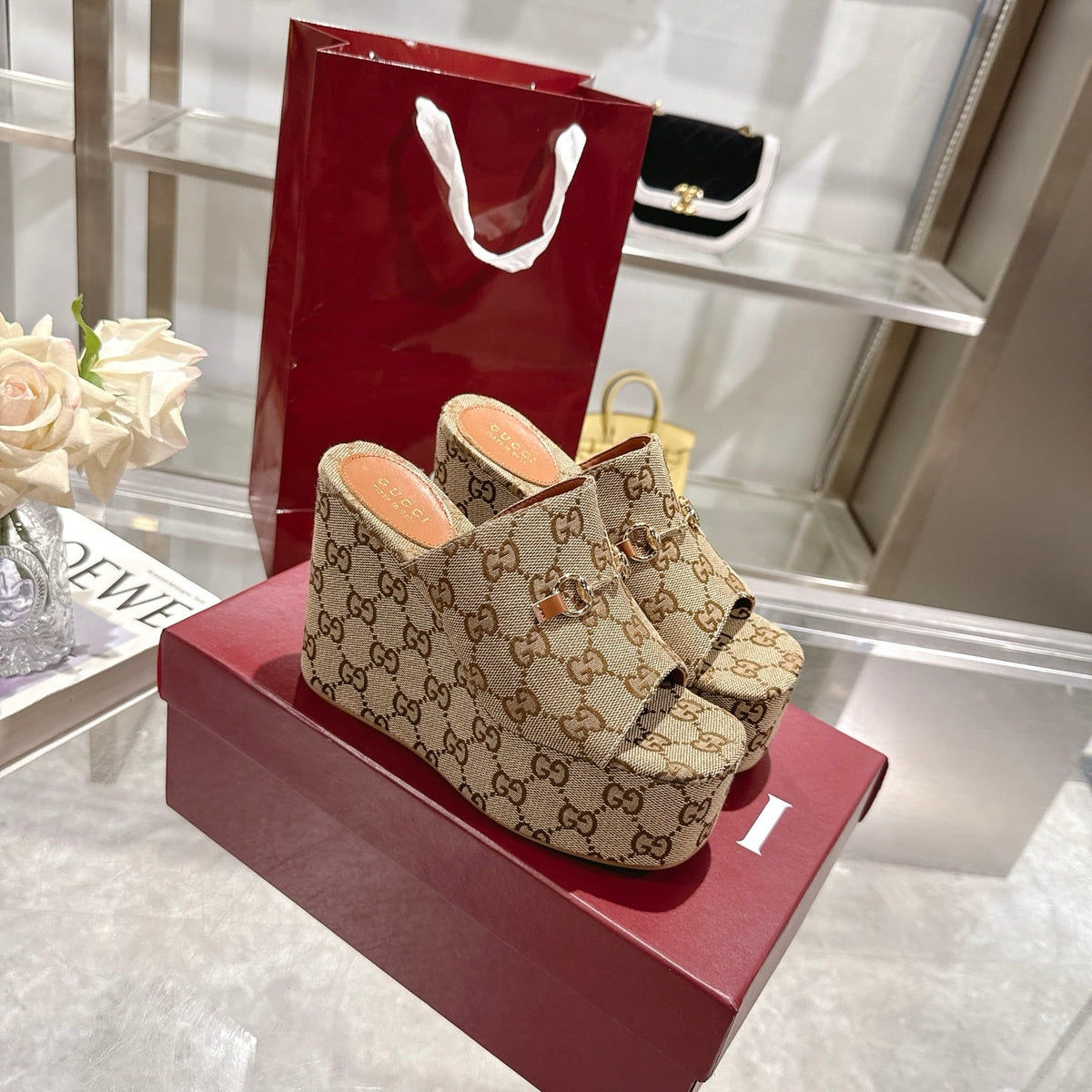 GUCCI WOMEN’S WEDGE SANDAL WITH HORSEBIT BEIGE 816328 FAB10 2547