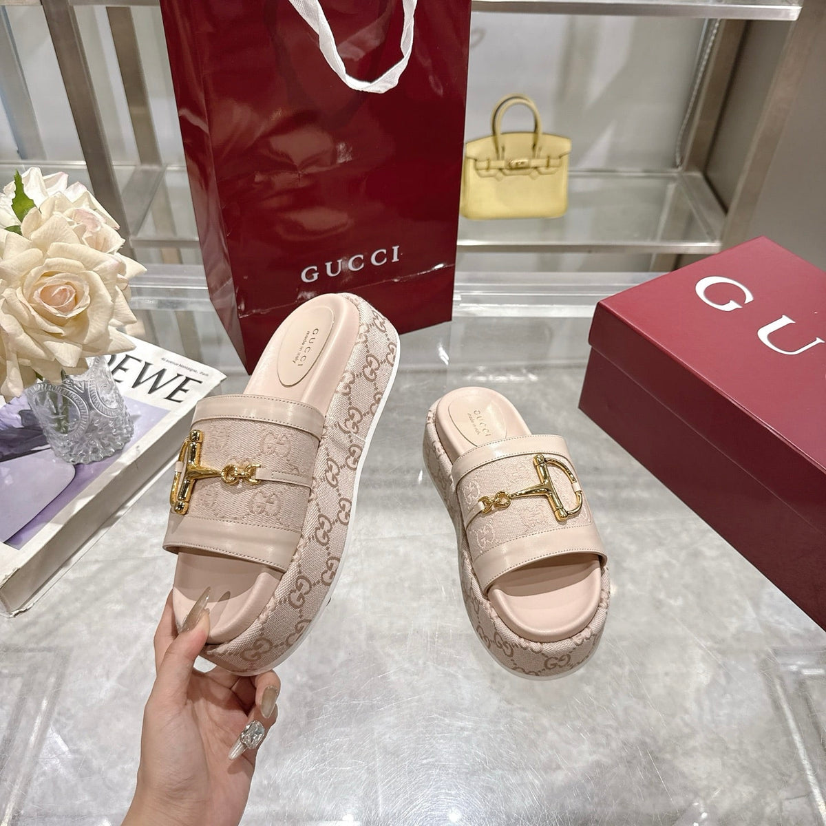 GUCCI WOMEN’S PLATFORM SLIDES WITH HORSEBIT BEIGE