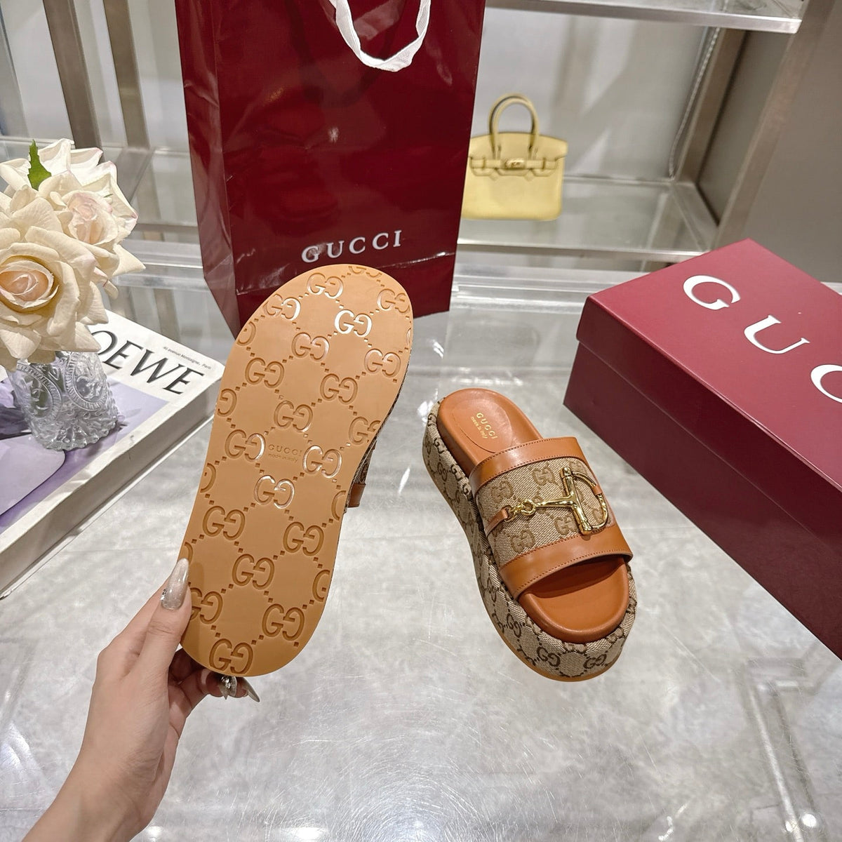 GUCCI WOMEN’S PLATFORM SLIDES WITH HORSEBIT BROWN