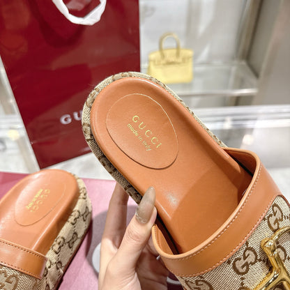 GUCCI WOMEN’S PLATFORM SLIDES WITH HORSEBIT BROWN