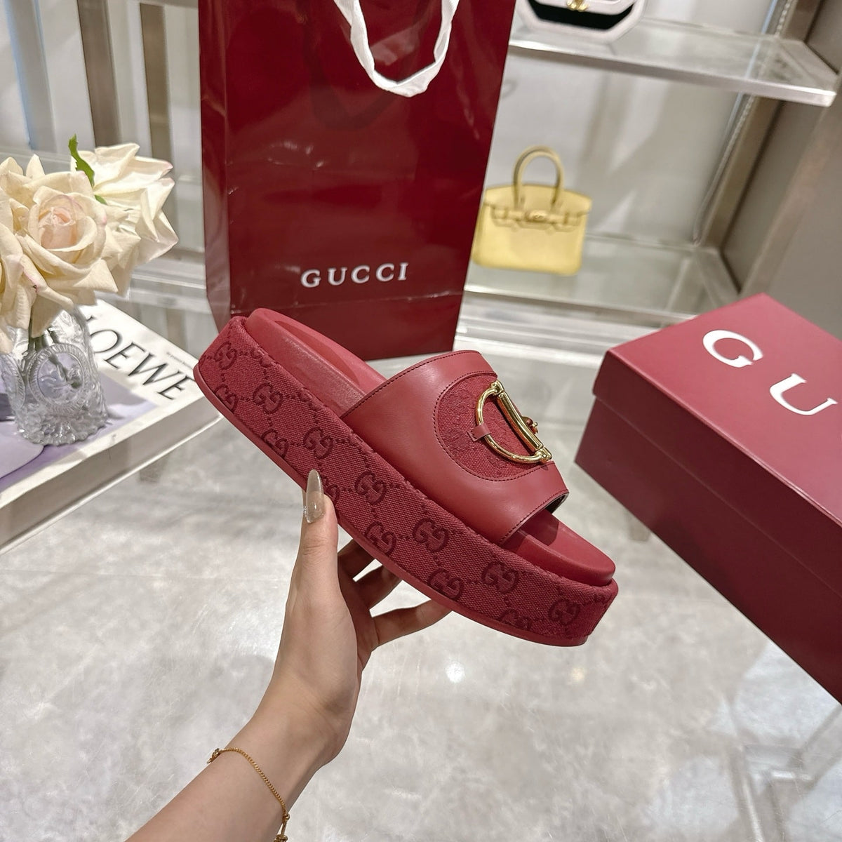 GUCCI WOMEN’S PLATFORM SLIDES WITH HORSEBIT BURGUNDY