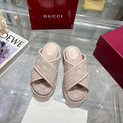GUCCI WOMEN’S GG PLATFORM SANDAL LIGHT PINK 816798 FAD9D 6845