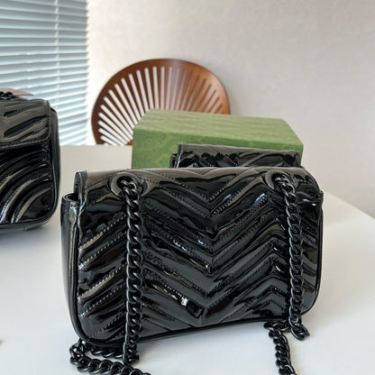 Gucci GG Marmont Patent Super Mini Bag Black 17Cm