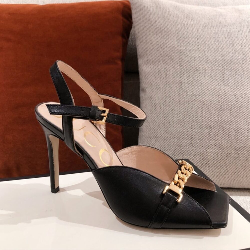 Gucci Ankle Buckle Strap Sylvie Chain Sandals In Black