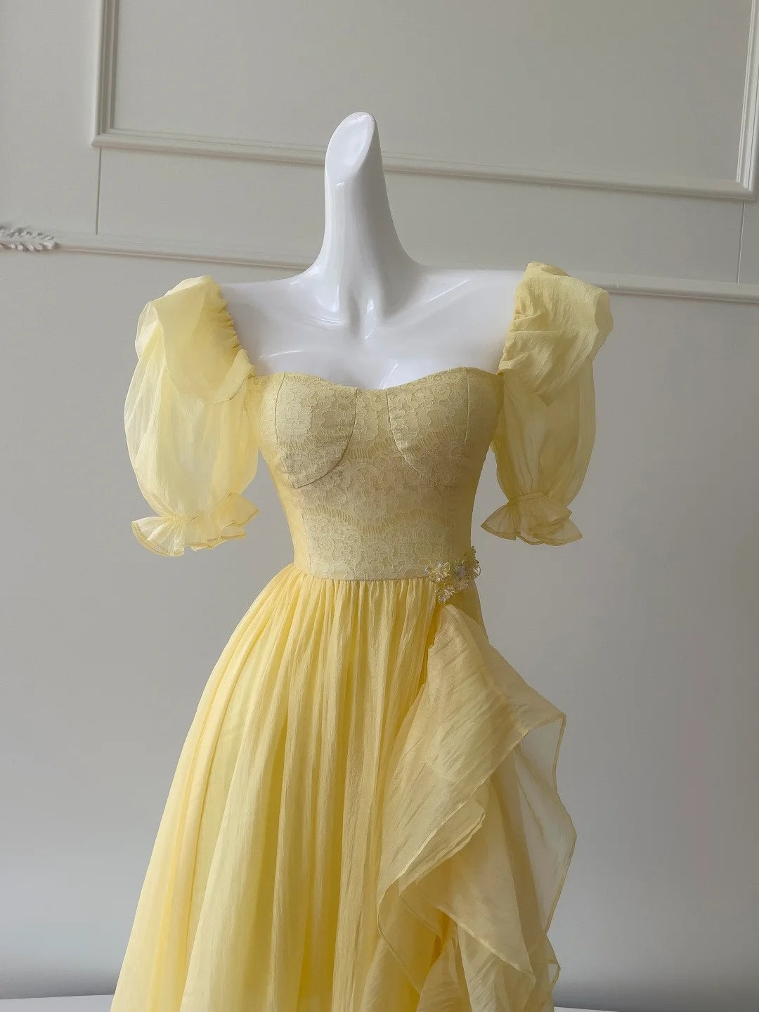 Chic Short Sleeve Yellow Prom Dress Ruffles Tulle A-Line Evening Dress GG5881