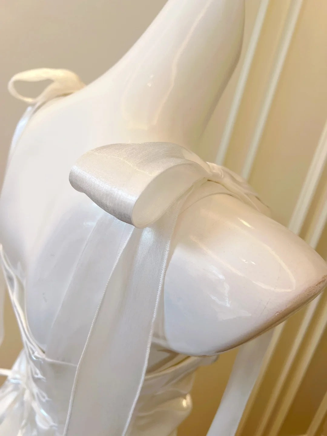 Lustrous Bows White Prom Dress Satin Long Evening Dress GG5883