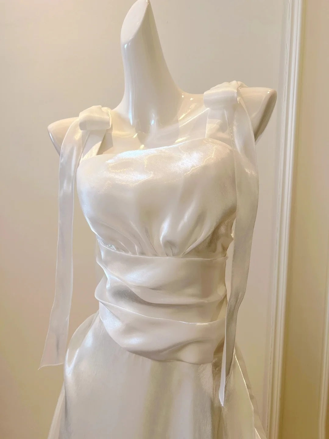 Lustrous Bows White Prom Dress Satin Long Evening Dress GG5883
