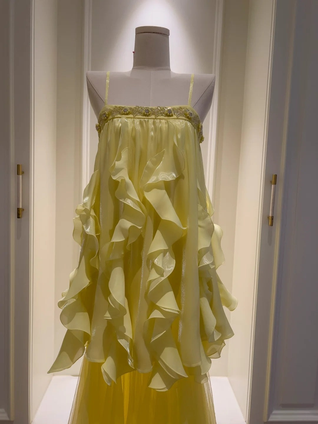 Charming Spaghetti Straps Yellow Prom Dress Ruffles Tulle Beaded A-Line Evening Dress GG5920