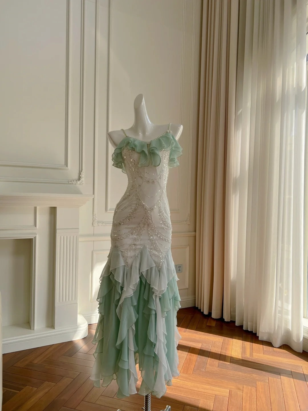 Luxury Spaghetti Straps Green Prom Dress Sequins Ruffles Mermaid Evening Dress GG5935