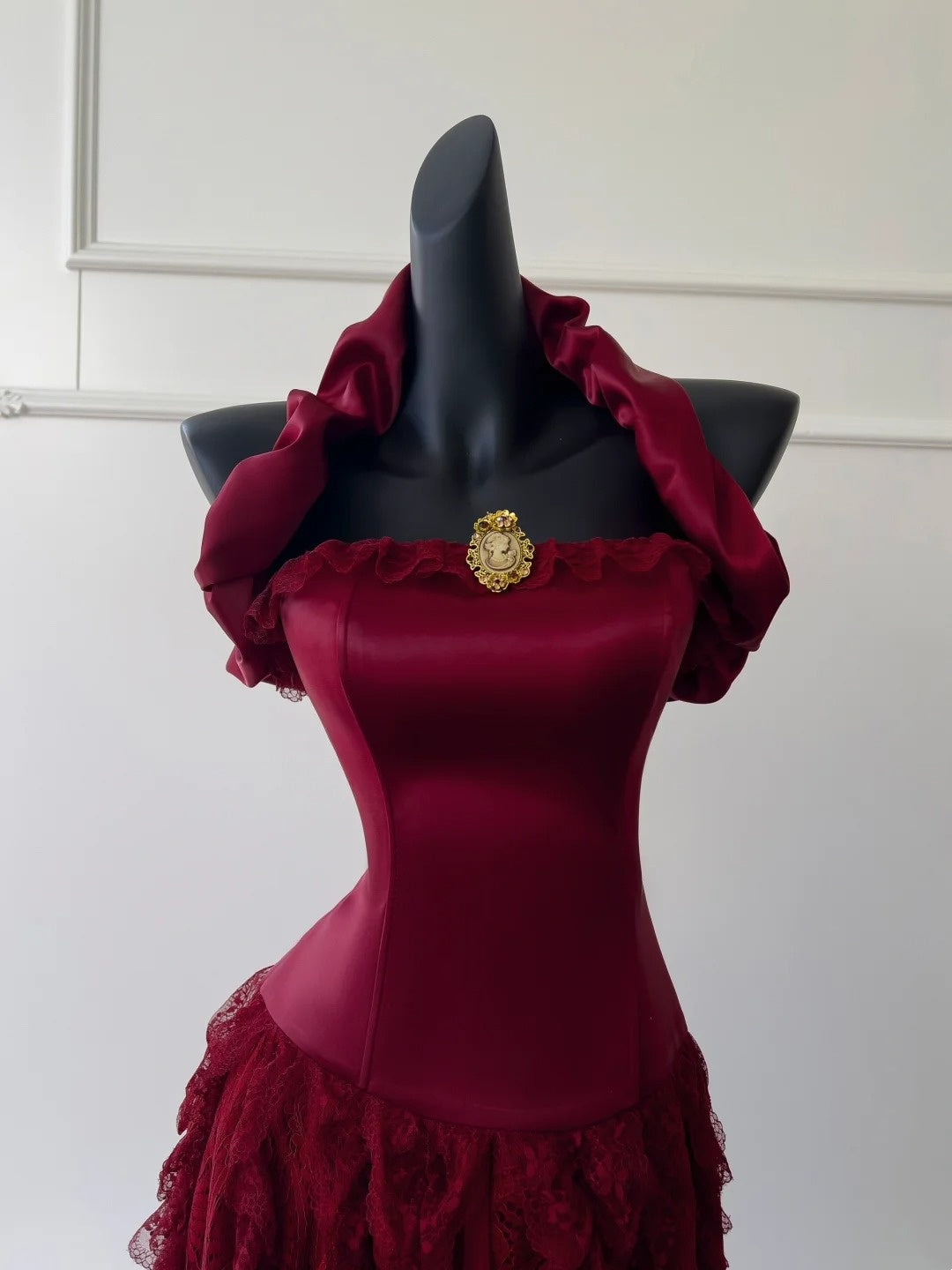 Alluring Halter Neck Burgundy Prom Dress Ruffles Lace A-Line Evening Dress GG5947