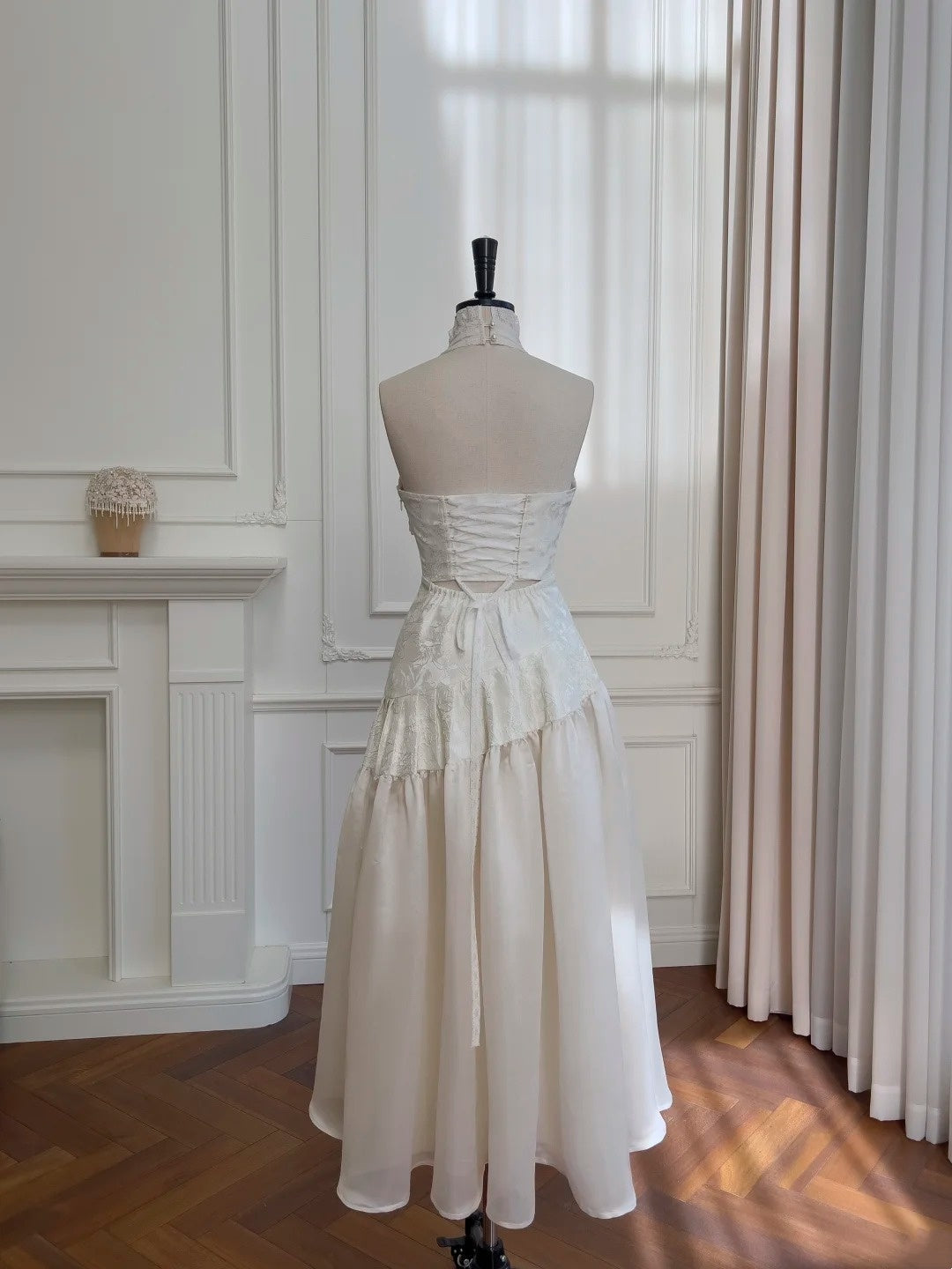 Graceful Ivory Halter Neck Prom Dress Jacquard Lace Evening Dress GG5963