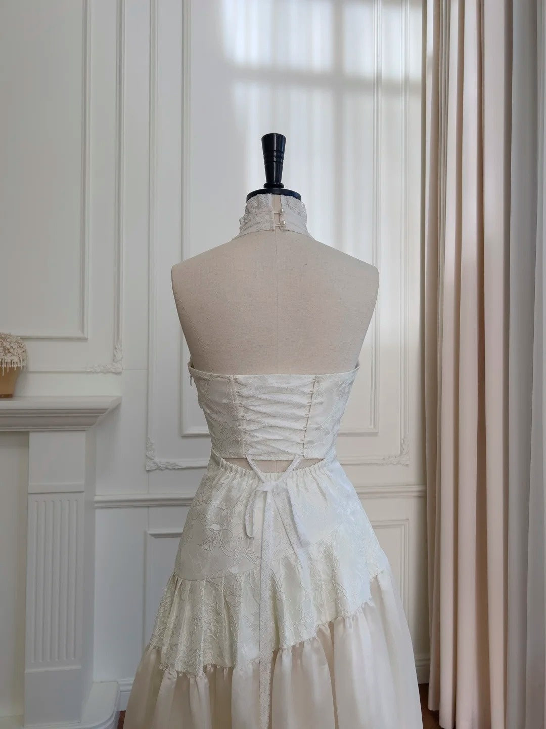 Graceful Ivory Halter Neck Prom Dress Jacquard Lace Evening Dress GG5963