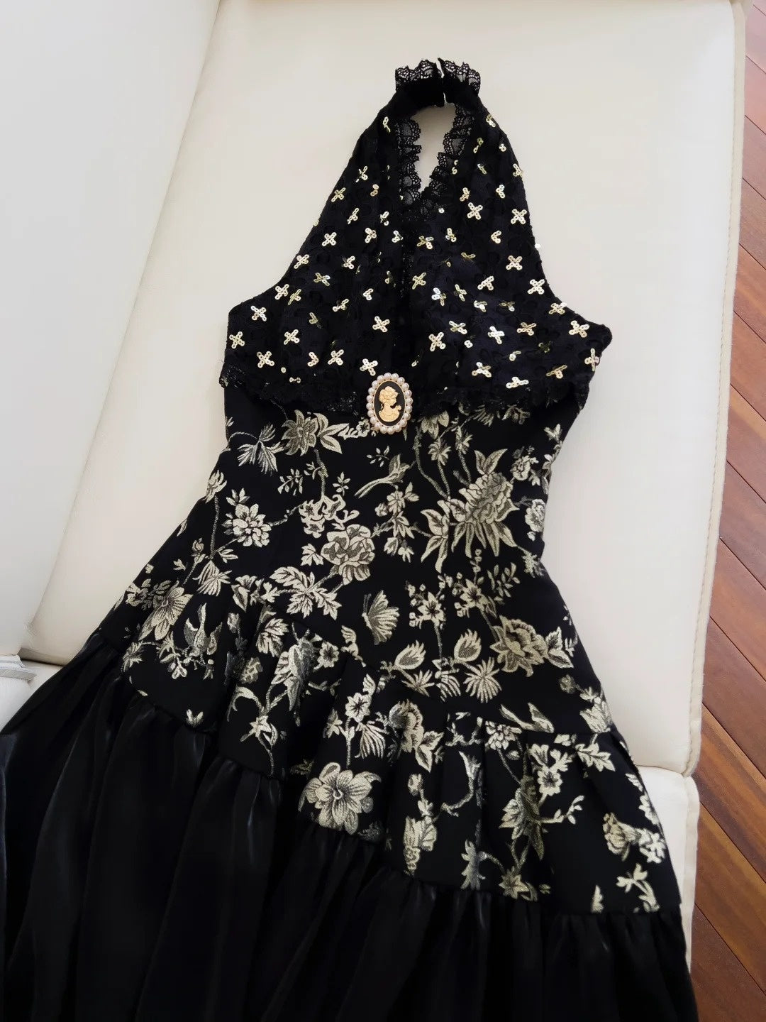 Playful Halter Neck Black Prom Dress Sequins Jaquard A-Line Evening Dress GG5965