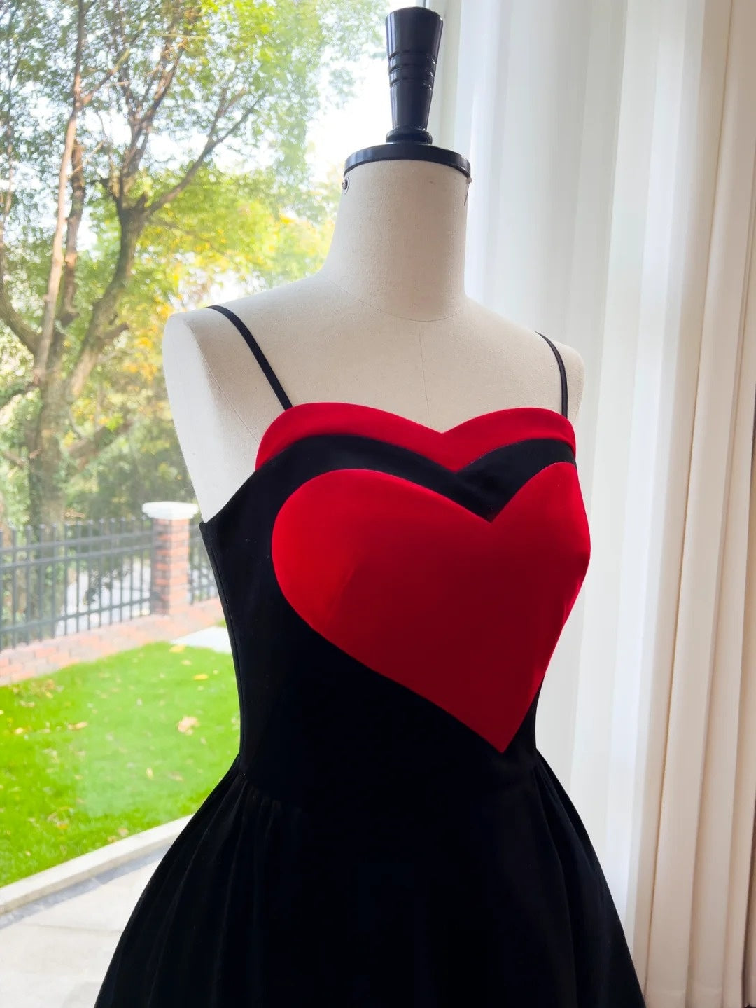 Romantic Spaghetti Straps Black Homecoming Dress Velvet A-Line Birthday Dress GG6005