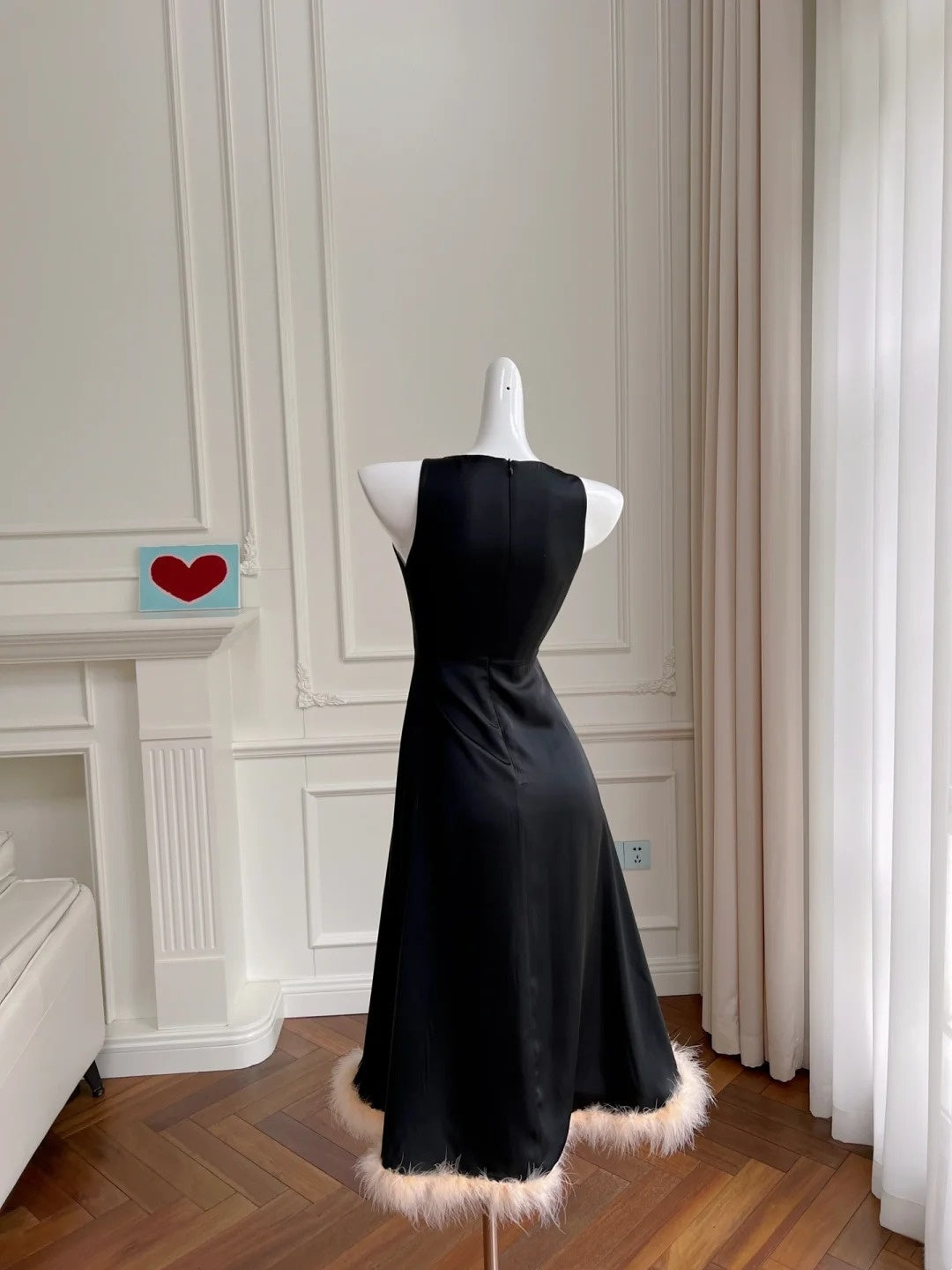 Lovely Jewel Neck Black Prom Dress Fur Trim A-Line Evening Dress GG6014