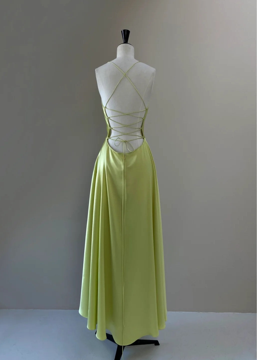 Simpel Halter Neck Green Prom Dress Satin A-Line Evening Dress GG6025