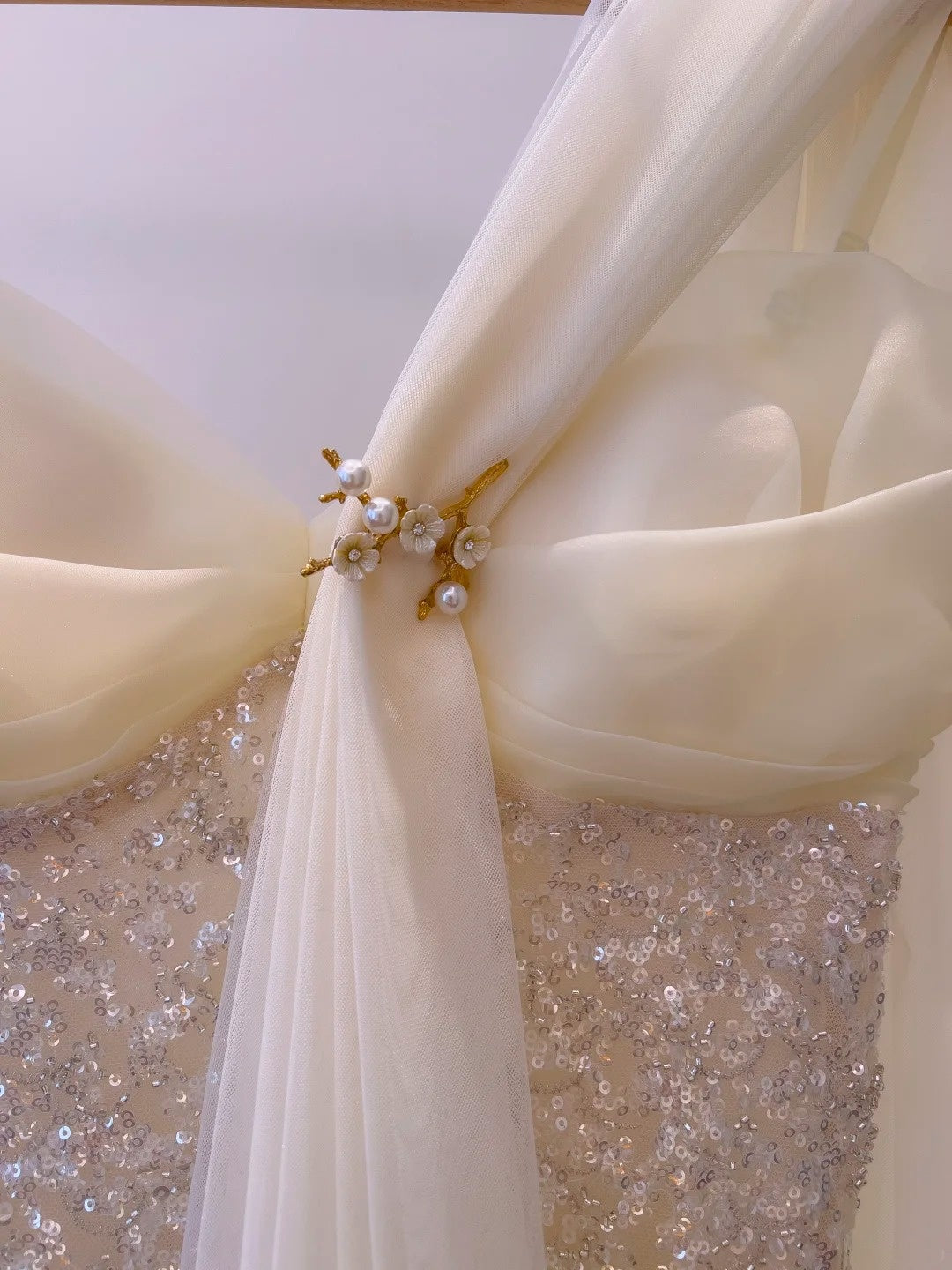 Glittering Spaghetti Straps Beige Prom Dress Sequins A-Line Evening Dress GG6052