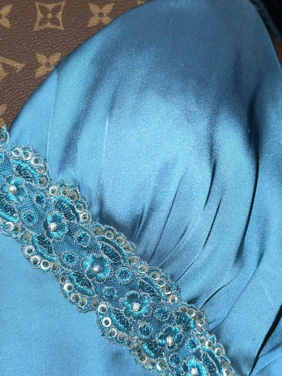 Vintage Spaghetti Straps Blue Prom Dress Sequins Satin Mermaid Evening Dress GG6135