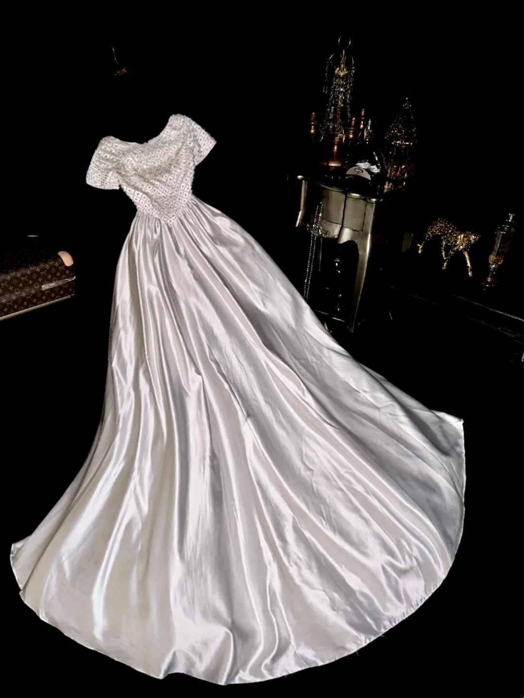 Modest White Satin Wedding Dress Short Sleeve Pearls Bridal Dress GG6157