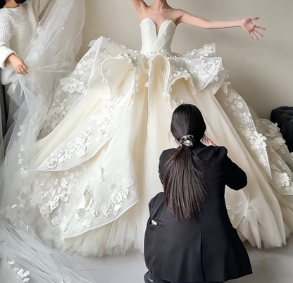 Romantic Sweetheart Wedding Dress  Appliques Ruffled Bridal Dress GG6189