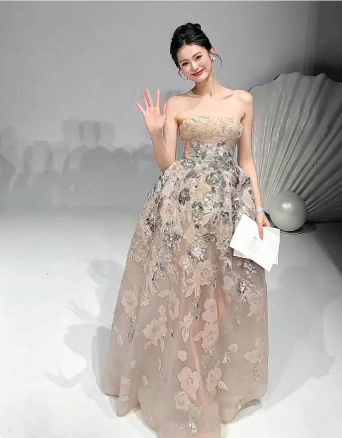 Luxury Strapless Beige Prom Dress Sequins Appliques A-Line Evening Dress GG6195