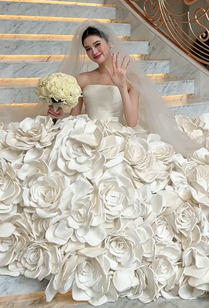 Chic Strapless Long Wedding Dress Handmade Flowers Bridal Dress GG6197