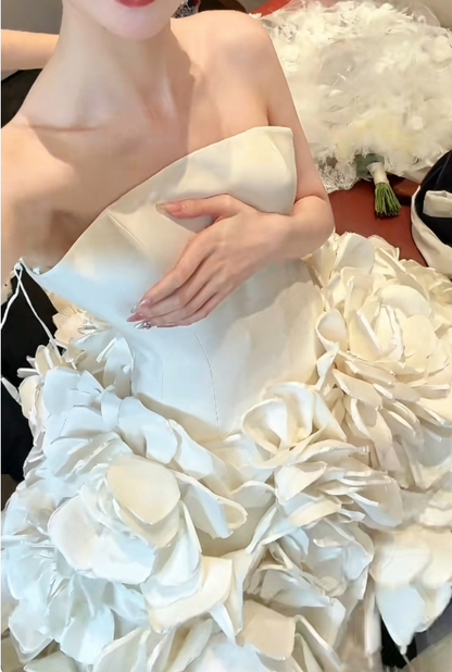 Chic Strapless Long Wedding Dress Handmade Flowers Bridal Dress GG6197