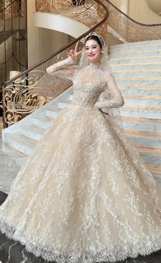 Ornate High Collar Lace Wedding Dress Long Sleeve Bridal Dress GG6198