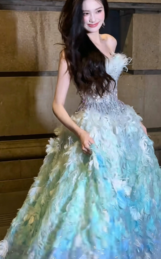 Unique Strapless Blue & Green Prom Dress Feather Sequins A-Line Evening Dress GG6204