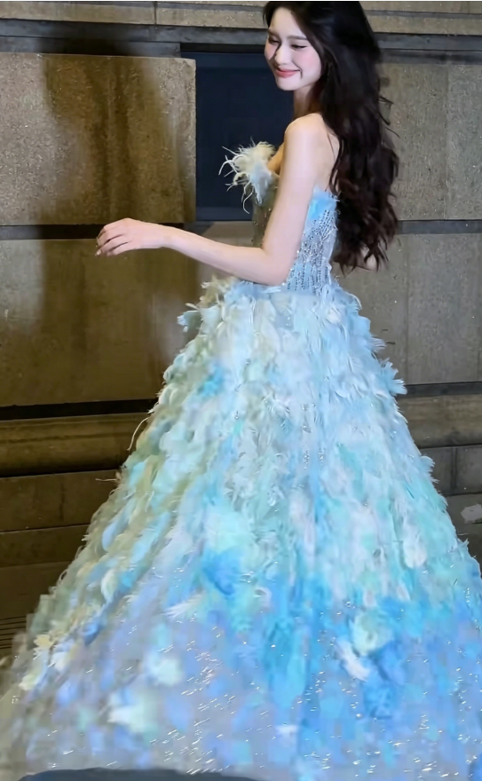Unique Strapless Blue & Green Prom Dress Feather Sequins A-Line Evening Dress GG6204